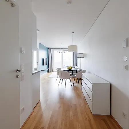 Lovely Apartment In Marina Tower - 10Min To City Center Viena Exterior foto
